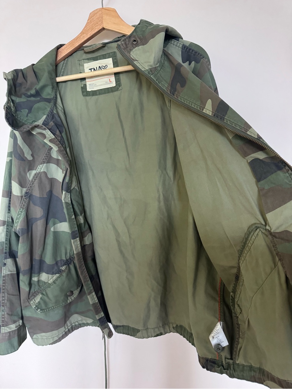 TNA Women’s Camo Hooded Jacket - Green Size Large - Picture 4 of 6
